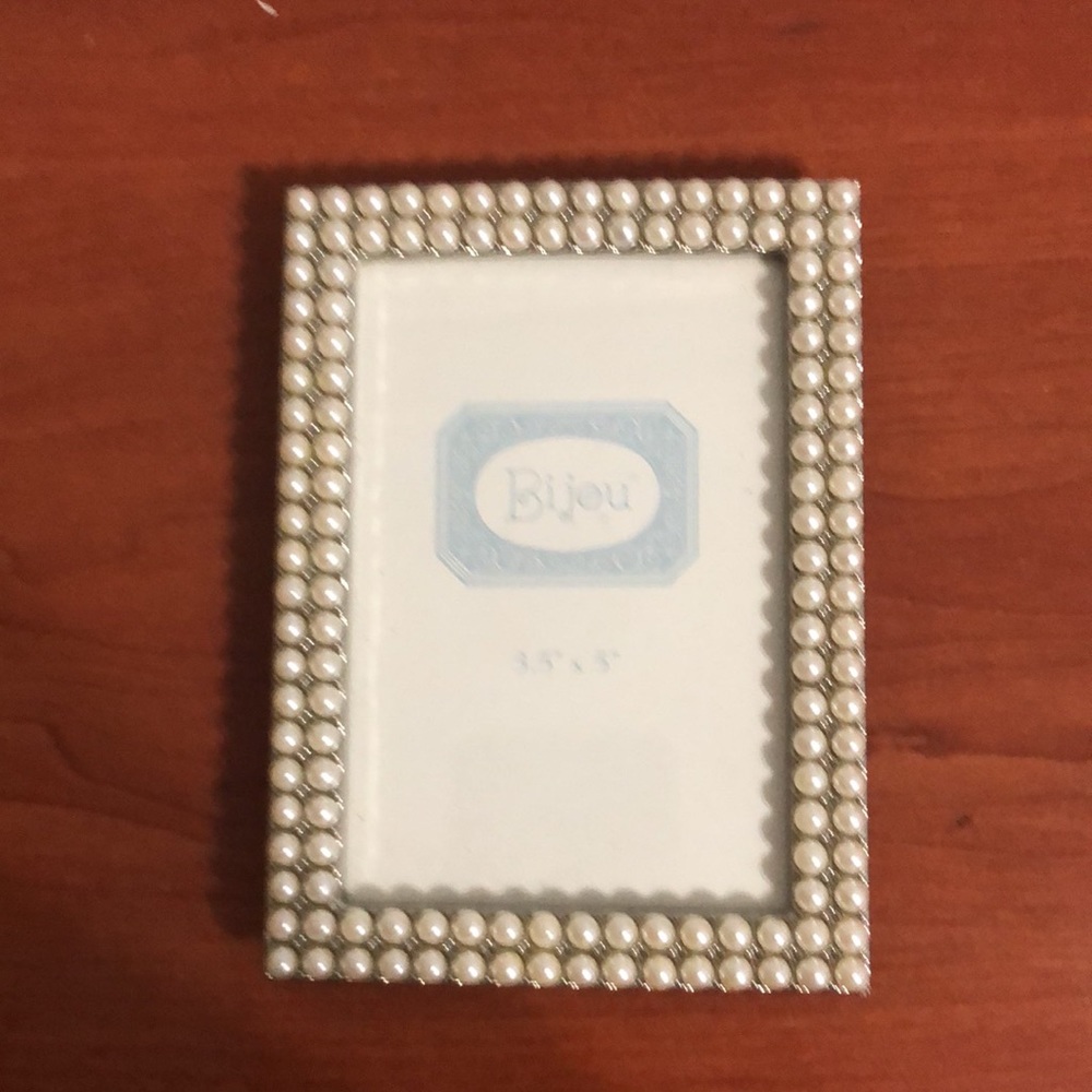 Beautiful picture frame.